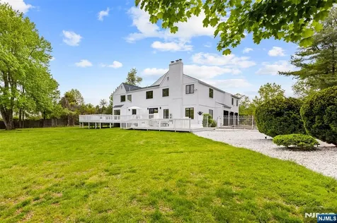 81 Greenwoods Road Old Tappan NJ 07675