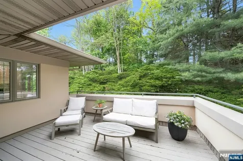 22 Fox Run Allendale NJ 07401