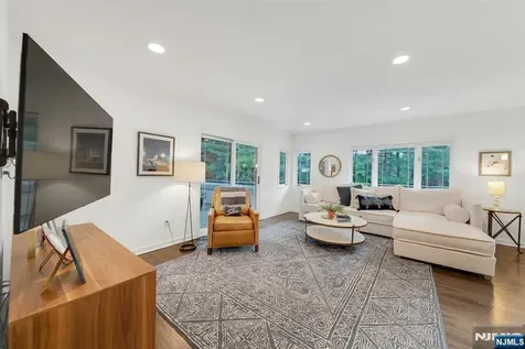 22 Fox Run Allendale NJ 07401