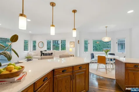 22 Fox Run Allendale NJ 07401
