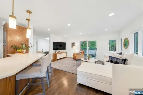22 Fox Run Allendale NJ 07401