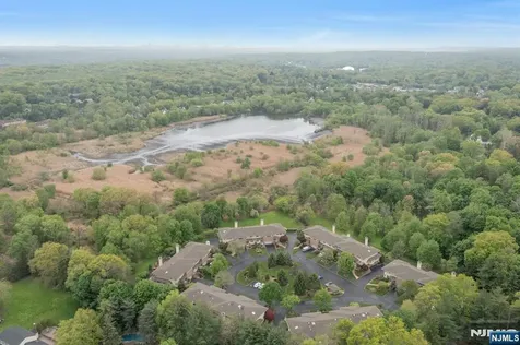 22 Fox Run Allendale NJ 07401