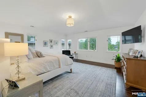 22 Fox Run Allendale NJ 07401