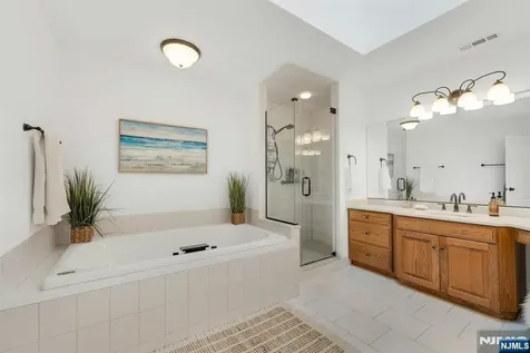 22 Fox Run Allendale NJ 07401