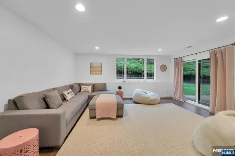 22 Fox Run Allendale NJ 07401