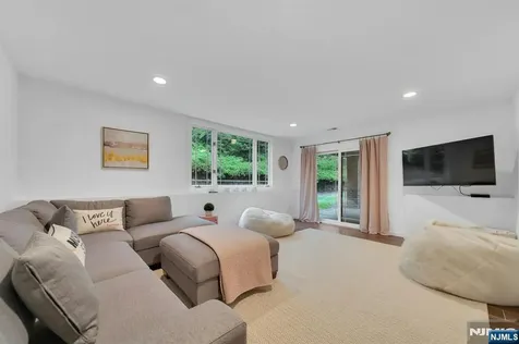 22 Fox Run Allendale NJ 07401