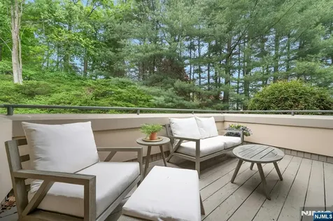 22 Fox Run Allendale NJ 07401