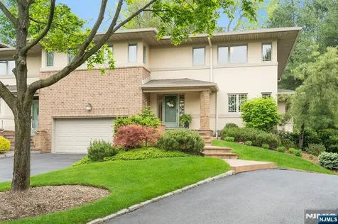 22 Fox Run Allendale NJ 07401