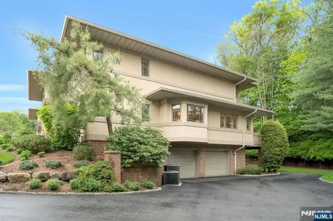 22 Fox Run Allendale NJ 07401