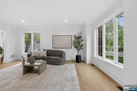 22 Northwood Avenue Demarest NJ 07627