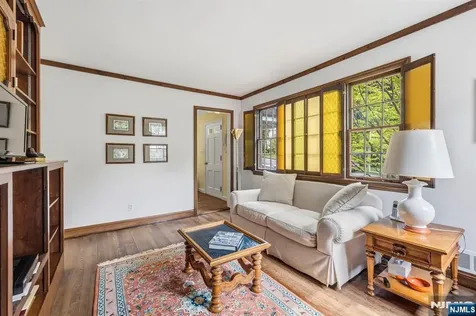46 Kenmore Place Glen Rock NJ 07452
