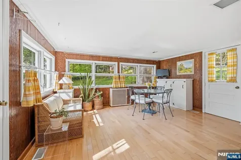 46 Kenmore Place Glen Rock NJ 07452