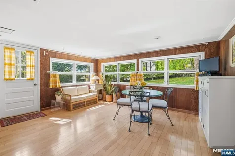 46 Kenmore Place Glen Rock NJ 07452