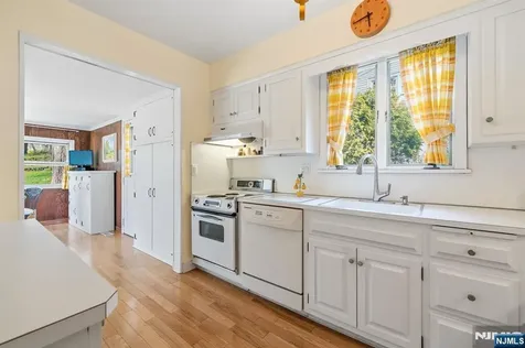 46 Kenmore Place Glen Rock NJ 07452