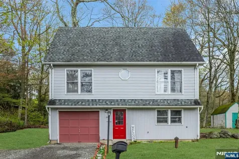 140 Papscoe Road West Milford NJ 07421