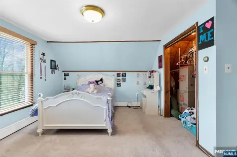 140 Papscoe Road West Milford NJ 07421