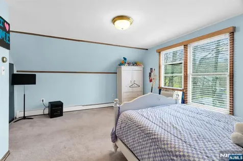 140 Papscoe Road West Milford NJ 07421