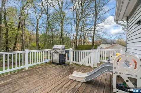140 Papscoe Road West Milford NJ 07421