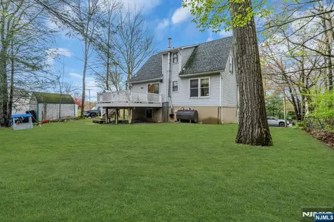 140 Papscoe Road West Milford NJ 07421