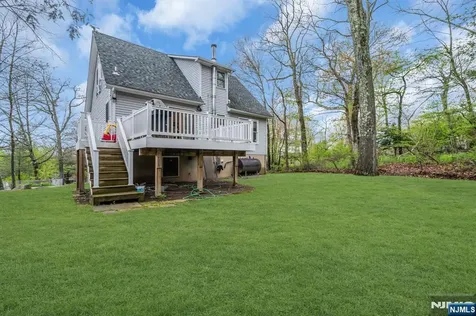 140 Papscoe Road West Milford NJ 07421