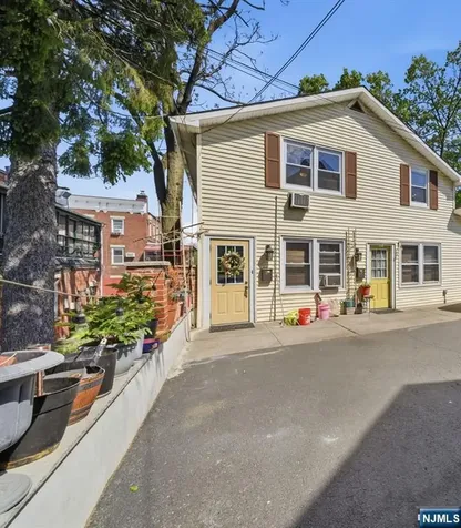 386 Kinderkamack Road Oradell NJ 07649