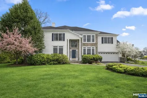 48 Bovensiepen Court Roseland NJ 07068