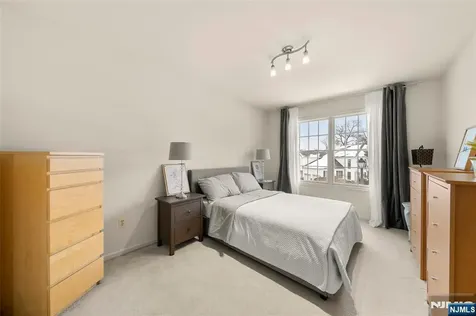 48 Bovensiepen Court Roseland NJ 07068
