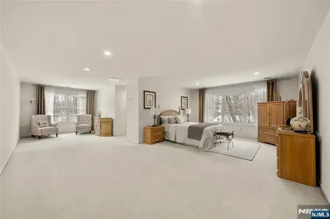 48 Bovensiepen Court Roseland NJ 07068