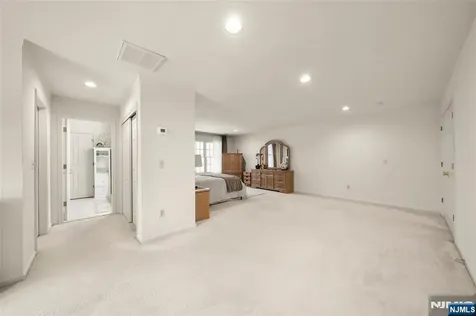 48 Bovensiepen Court Roseland NJ 07068