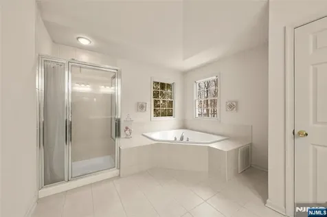 48 Bovensiepen Court Roseland NJ 07068