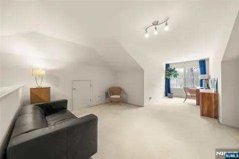48 Bovensiepen Court Roseland NJ 07068