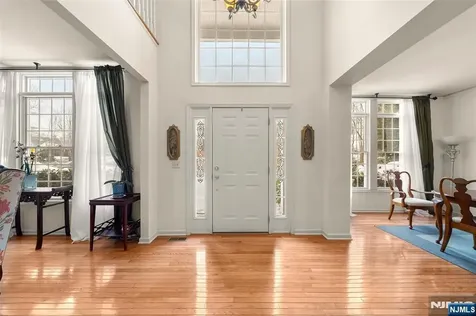 48 Bovensiepen Court Roseland NJ 07068