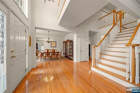 48 Bovensiepen Court Roseland NJ 07068