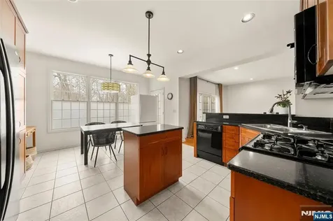 48 Bovensiepen Court Roseland NJ 07068