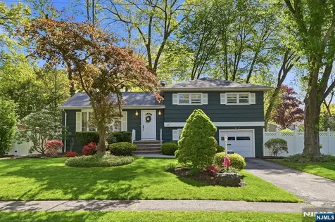 291 S Chestnut Street Twp of Washington NJ 07676