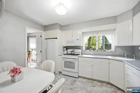 291 S Chestnut Street Twp Of Washington NJ 07676