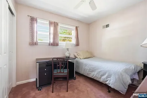 291 S Chestnut Street Twp Of Washington NJ 07676