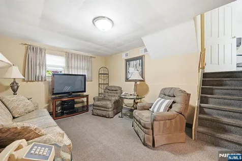 291 S Chestnut Street Twp Of Washington NJ 07676
