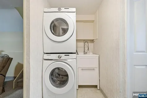 291 S Chestnut Street Twp Of Washington NJ 07676