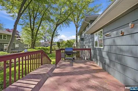 291 S Chestnut Street Twp Of Washington NJ 07676