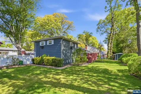 291 S Chestnut Street Twp Of Washington NJ 07676