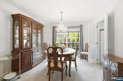 291 S Chestnut Street Twp Of Washington NJ 07676