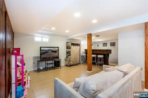 136 Sunset Avenue North Arlington NJ 07031