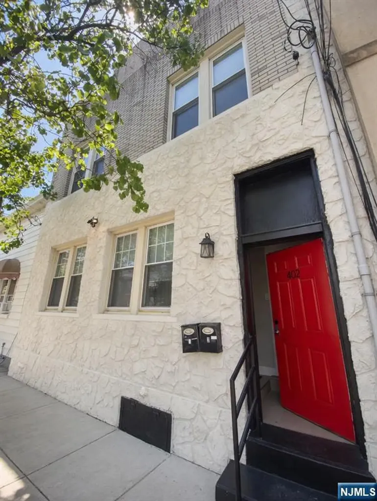 402 Cliff Street Fairview NJ 07022