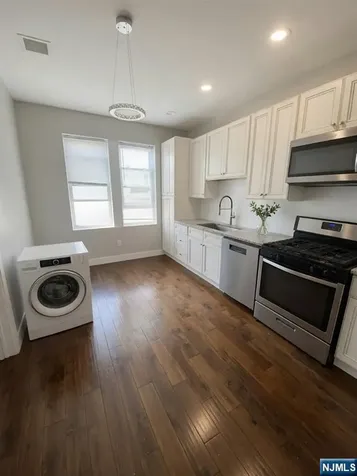 402 Cliff Street Fairview NJ 07022