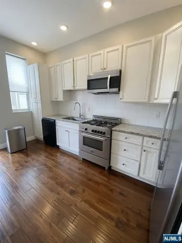 402 Cliff Street Fairview NJ 07022