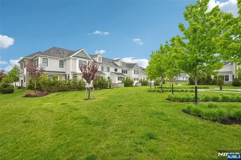 31 St Andrews Circle River Vale NJ 07675