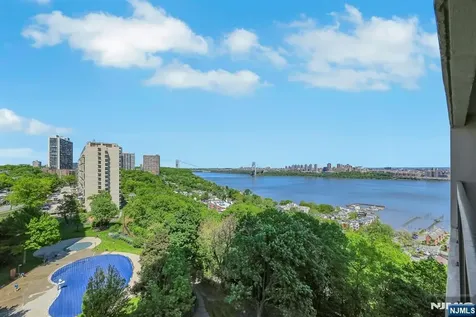 5 Horizon Road Fort Lee NJ 07024