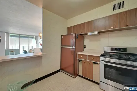 5 Horizon Road Fort Lee NJ 07024