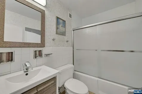 5 Horizon Road Fort Lee NJ 07024